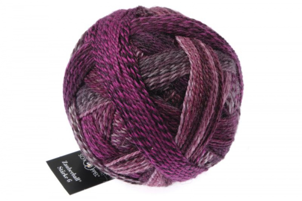 ZAUBERBALL STÄRKE 6  - 2543 Dark Roses by Kieran Foley