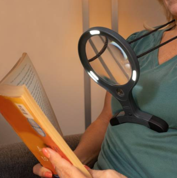 Loupe mains libres lumineuse LED avec cordon – Carson Lumé 2x / 7x – Image 3